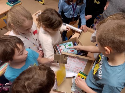 Zapojili jsme se do charitativní akce Krabice od bot